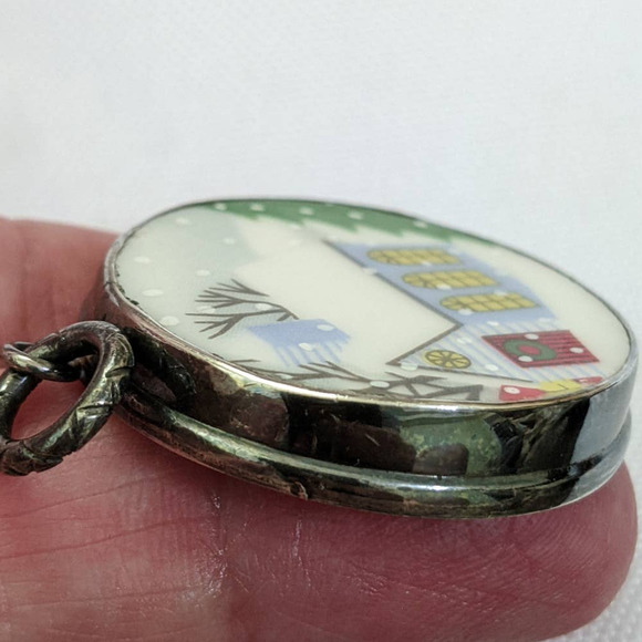 Mirra & Me Hand Cut China China Sterling Silver Pendant Snowy Winter Scene - Picture 4 of 5